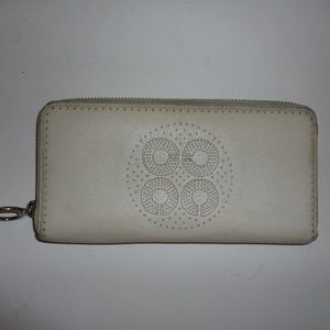 Coach Off White Leather Zip Around Wallet Clutch